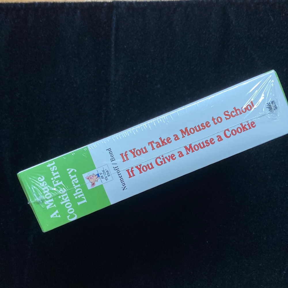 A Mouse Cookie First Library Book Set - Picture 3 of 4